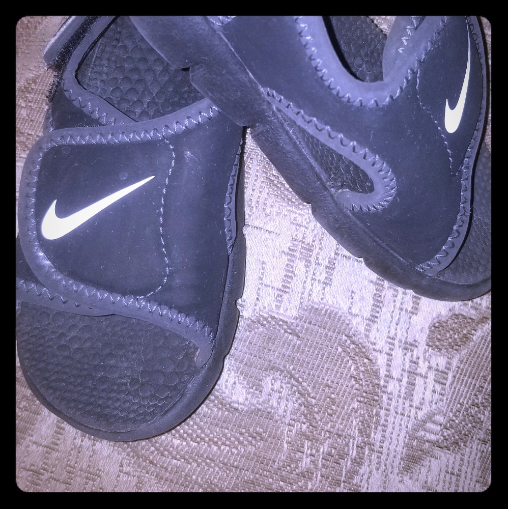 Toddler Nike sandals sz 7